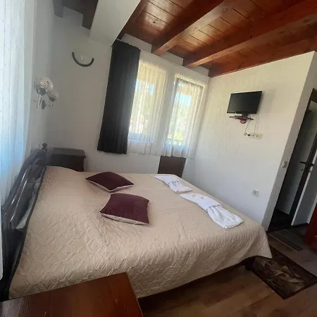 Gæstehus Комплекс Родопски Рай Smilyan (Smolyan)